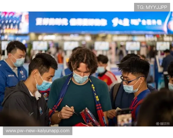 球迷自发筹款救援濒临破产俱乐部，草根力量动人